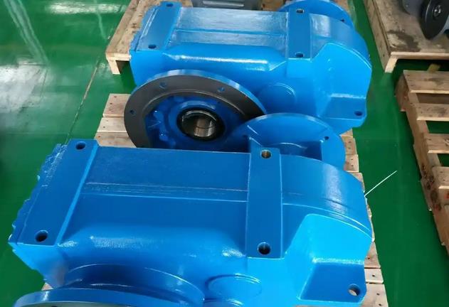Structural characteristics and working principle of B310VHC-71-HX-ZS11518 industrial gearbox with orthogonal axis Structural characteristics and working principle of B310VHC-71-HX-ZS11518 industrial gearbox with orthogonal axis