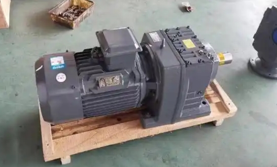 Here are some installation case studies for the GRF167-Y37-4P-50.69-M4-270 reducer.