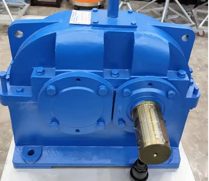 Here are the specific parameters of the ZDY400-4-5 gear reducer:  Here are the specific parameters of the ZDY400-4-5 gear reducer: